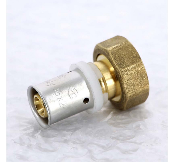 Муфта пресс-В с накидной гайкой евроконус UNI-FITT 16x3/4"EK