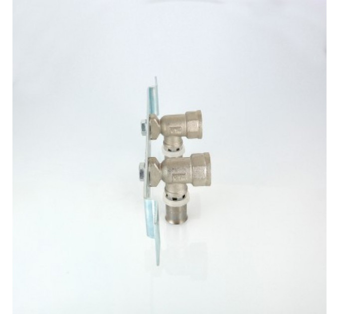 Монтажная планка с пресс-водорозетками 16*1/2 VTm.224.N.001604 Valtec